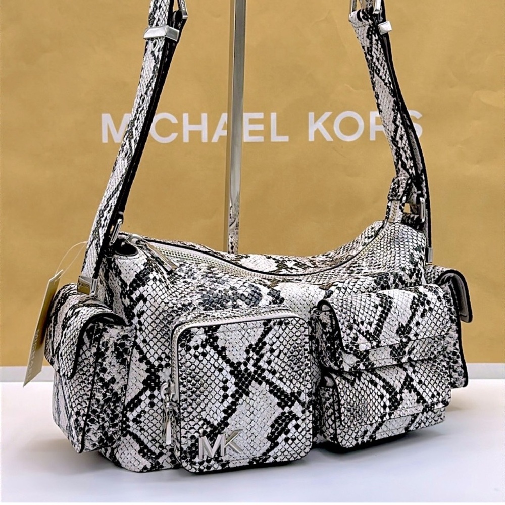 MICHAEL KORS Dakota Md Snake Embossed Leather Pocket Shoulder Bag
ALUMINUM
NWT